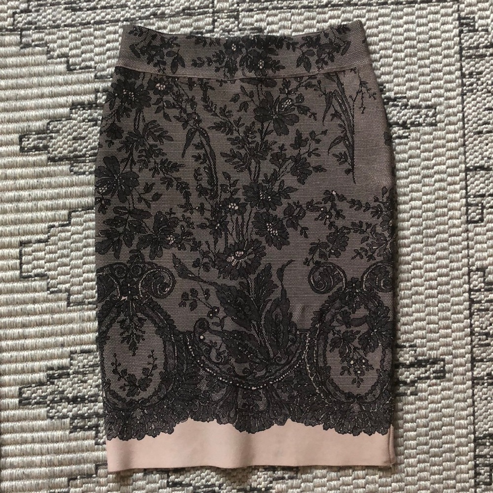 BCBG cream and black bodycon skirt